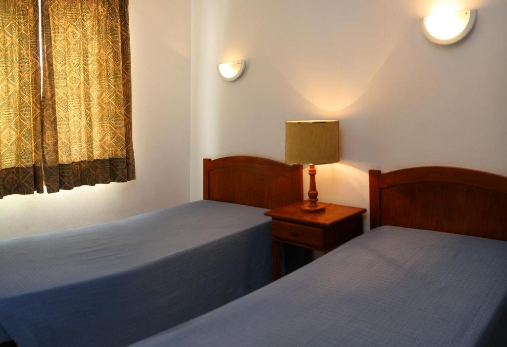 Apartamentos King's Quarteira Habitación foto
